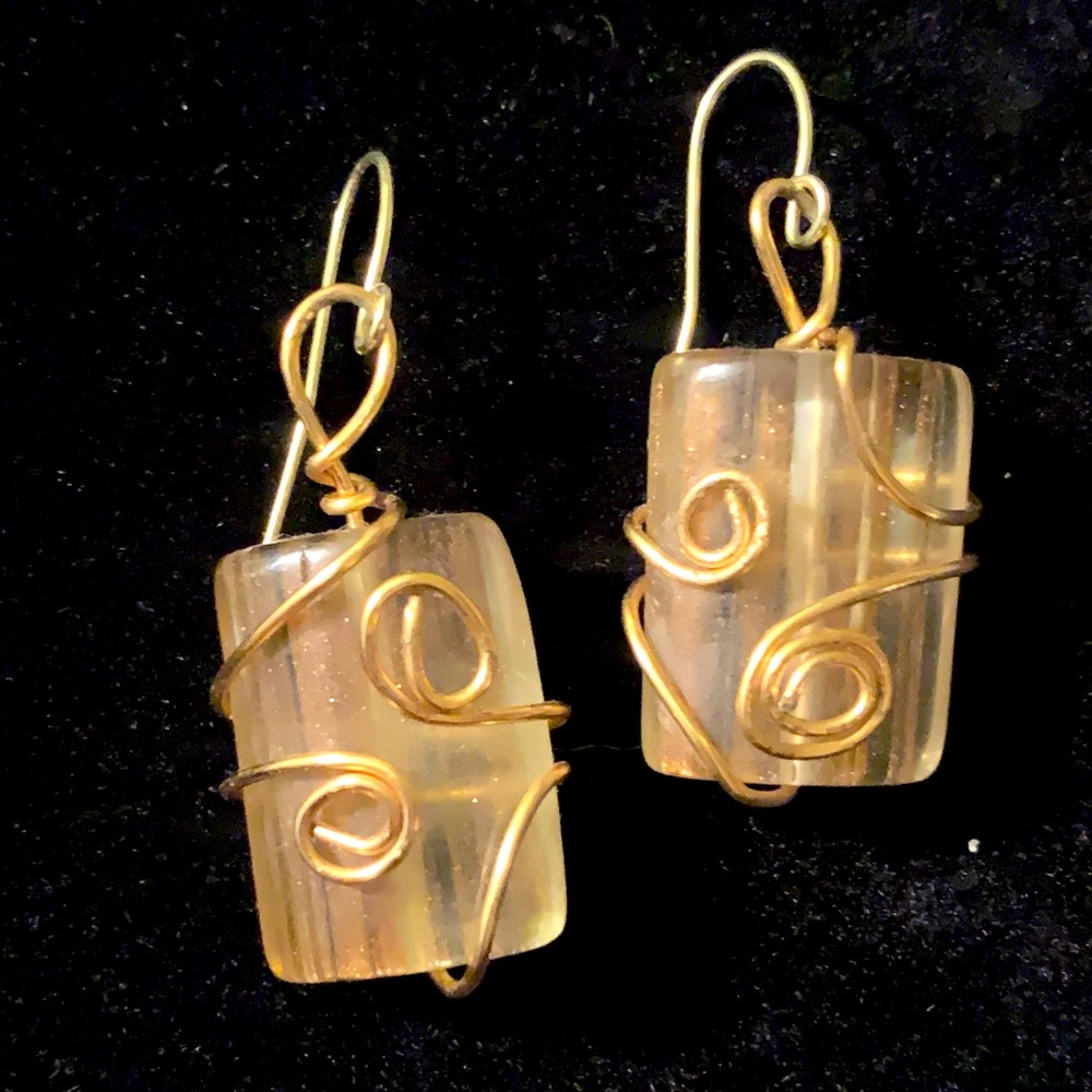 JEWELRY SALE! 3/$20!  Gold swirl Earrings